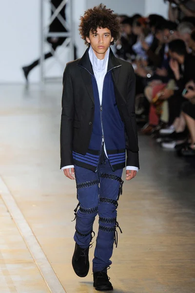 Look 15